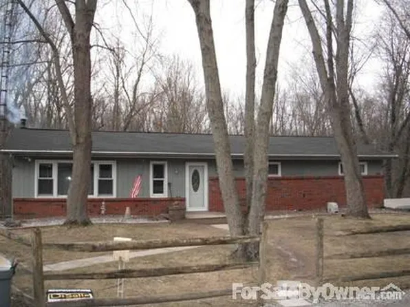 3251 Maplewood Ave, Lambertville, MI 48144