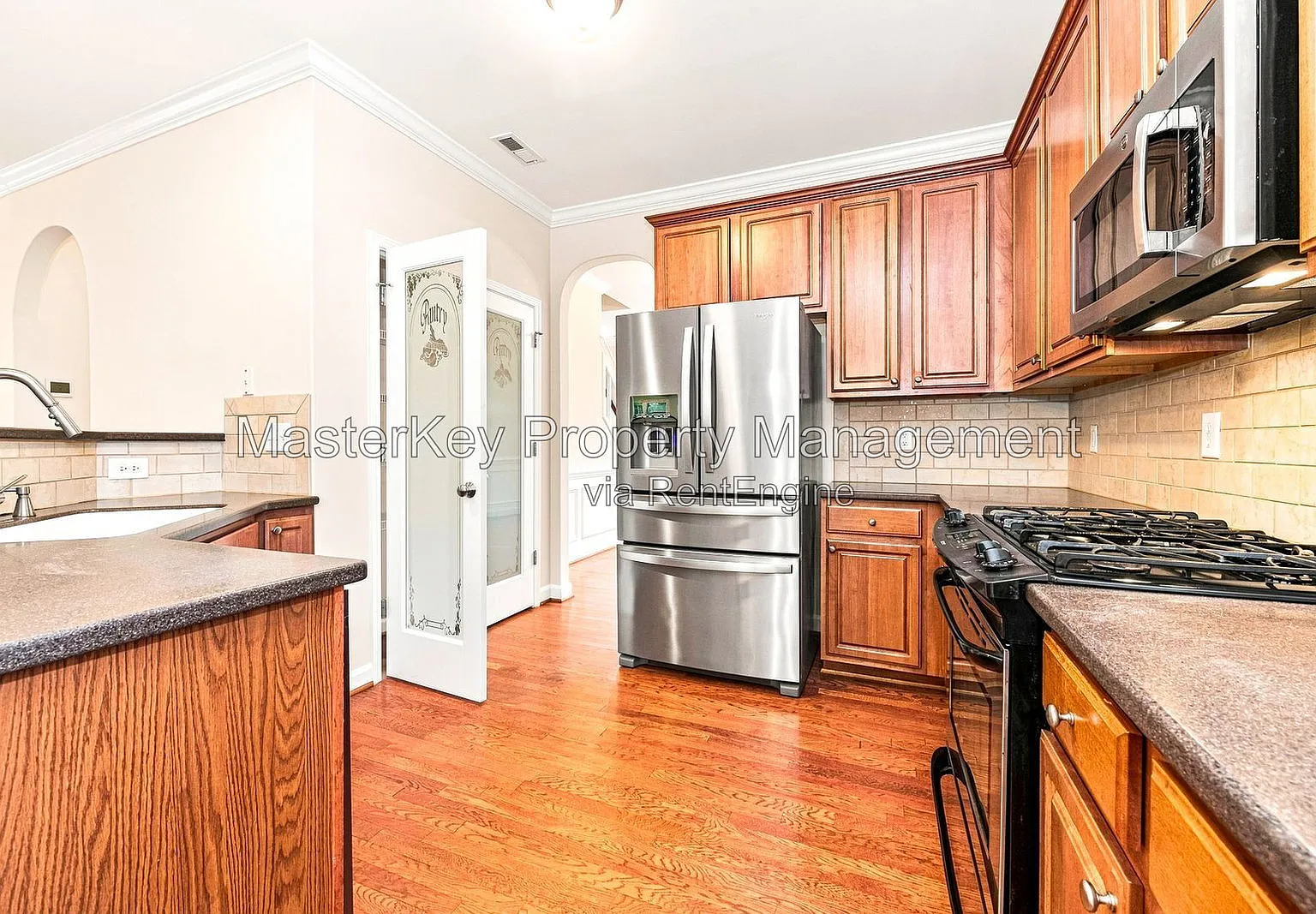 4 bed, 4.0 bath, 2715 sqft, $2,595 — Photo 2