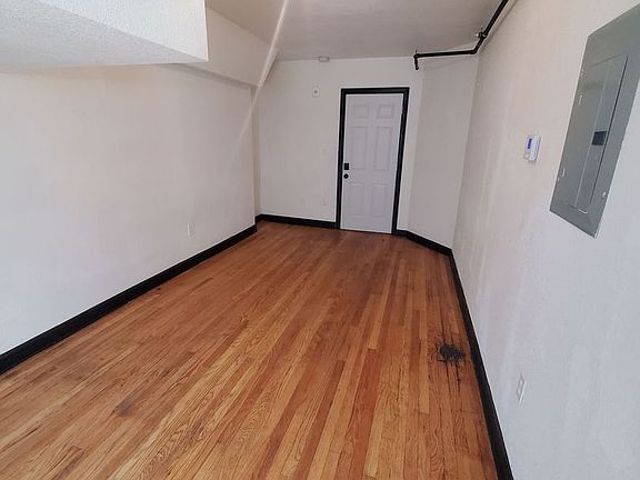 4th image of 2001 10th Ave #208