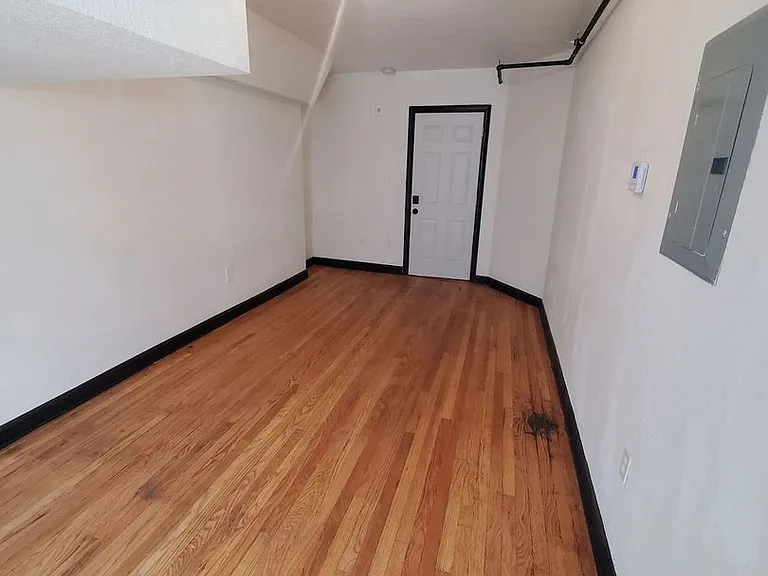 The Berm - 2001 10th Ave (24 Units Luxury Apartments) — Photo 23