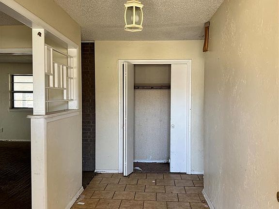 3rd image of 6416 N Nicklas Ave