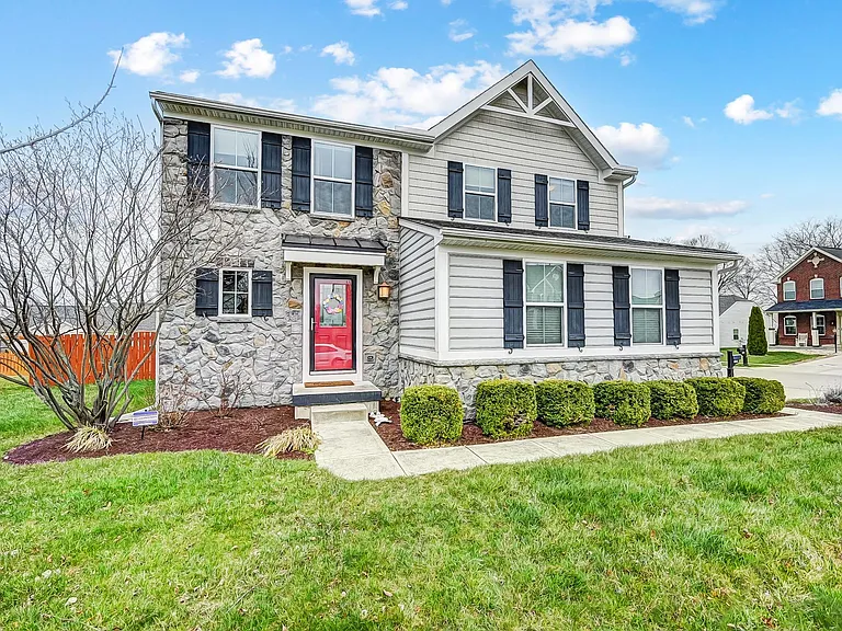 1404 Artesian Ln — Photo 2