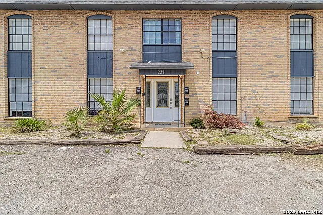 2 bed, 2.0 bath, 1000 sqft, $1,200 — Photo 3