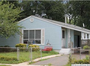 25 Woodshore E, Keyport, NJ 07735