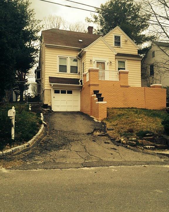2nd image of 33 Lake St