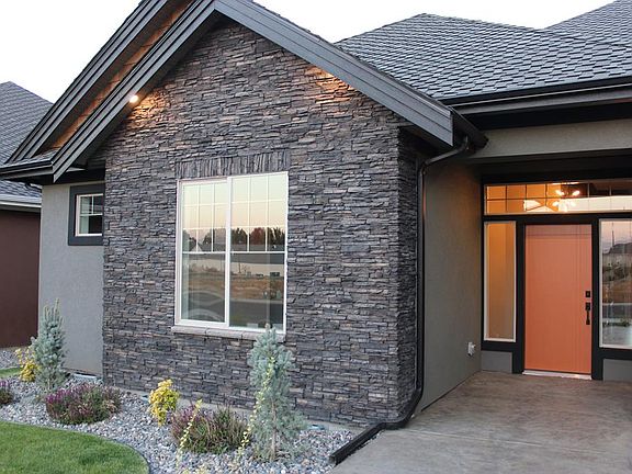 3rd image of 25 NE Alpine Dr