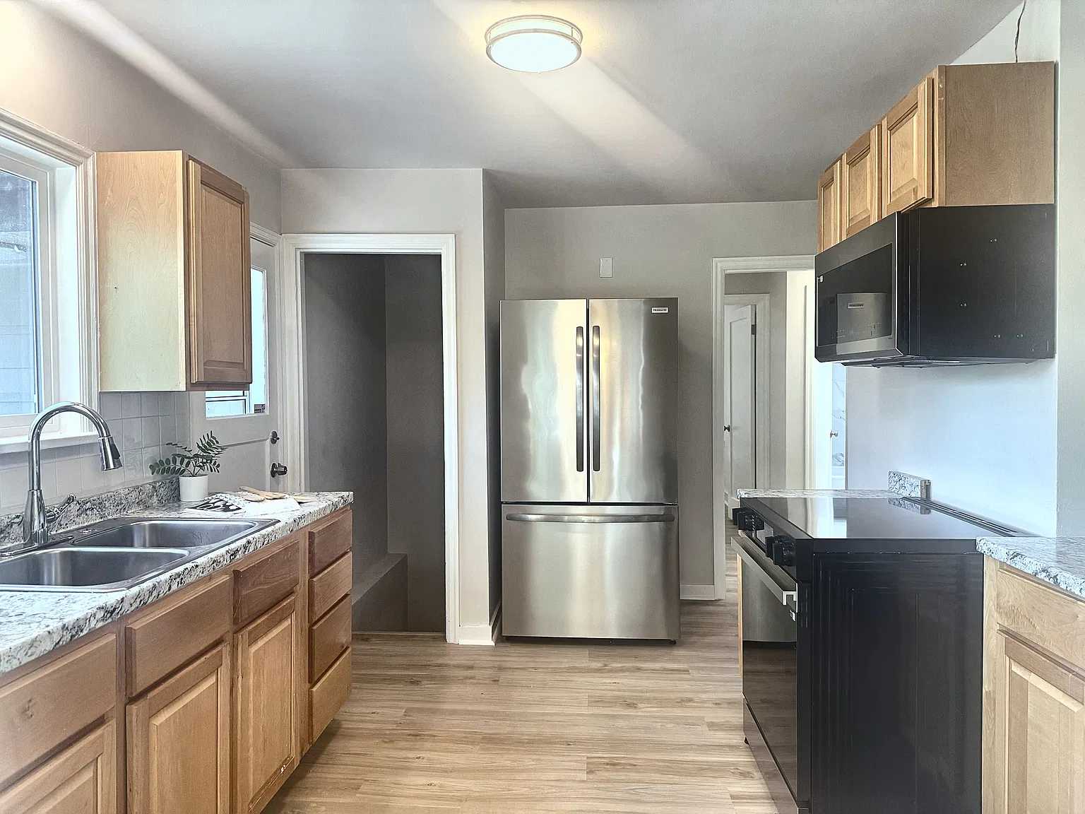 4 bed, 1930 sqft, $5,000 — Photo 4