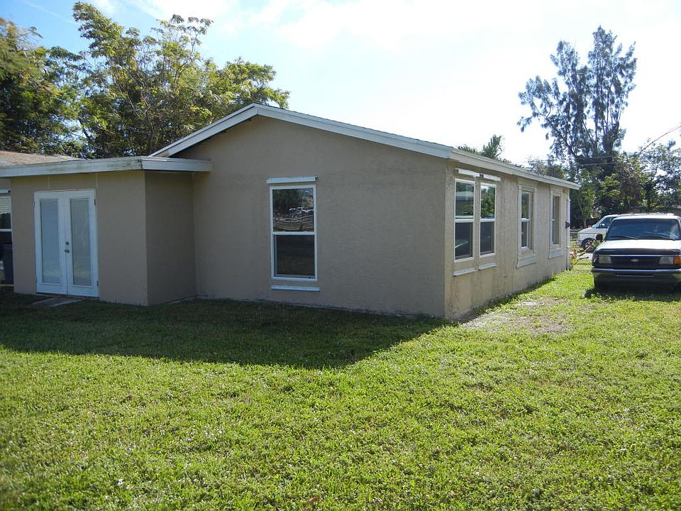 1st image of 2909 Genessee Ave