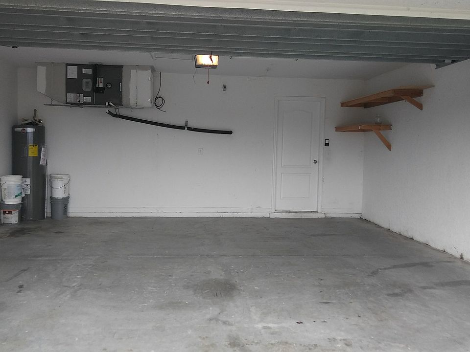 1st image of 1018 NE 7th Ave