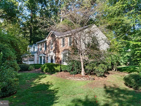 10621 Beechnut Ct, Fairfax Station, VA 22039