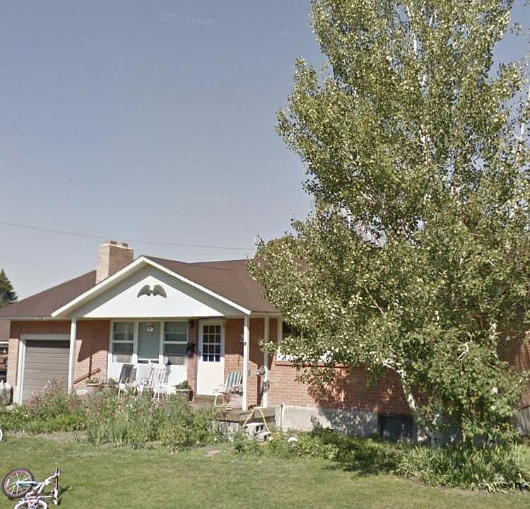 1st image of 831 Maplewood Dr