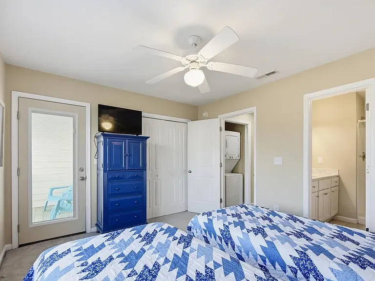 100 Lexington Ln #106-D — Photo 5