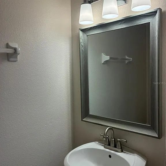 8648 Hunters Key Cir — Photo 10