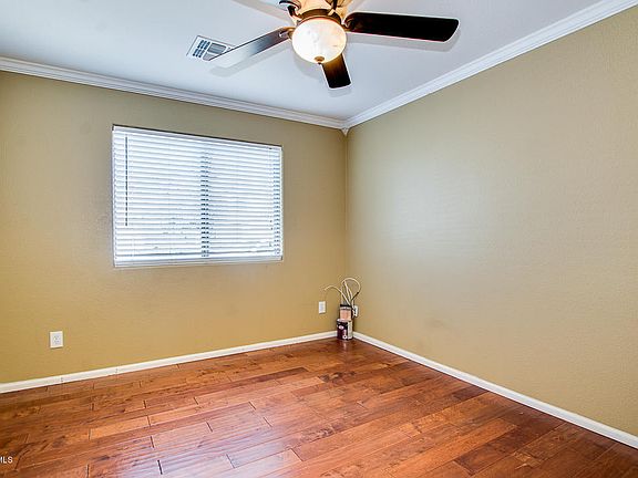 5th image of 345 W Jersey Way