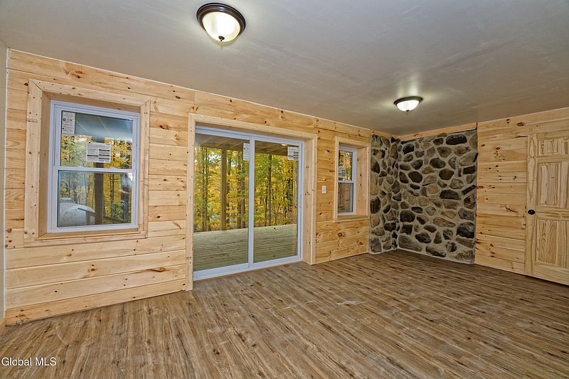 3rd image of 1314 Blue Factory Hill Road