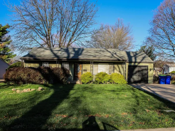 7126 Horton St, Overland Park, KS 66204
