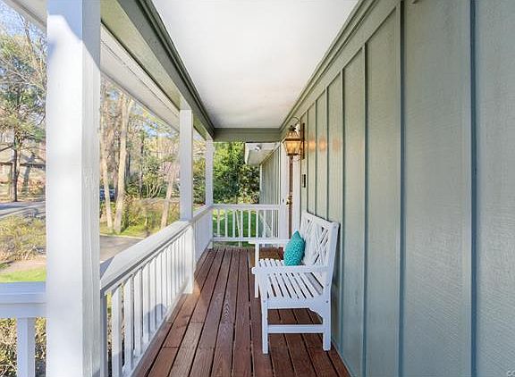 3rd image of 405 Lakeway Dr