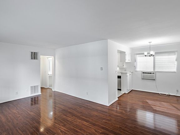 *IMAGES: Model Unit -Vacant units might differ slightly, inquire within for images/video from our manager*