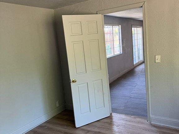 2nd image of 2510 Bordeaux Ave
