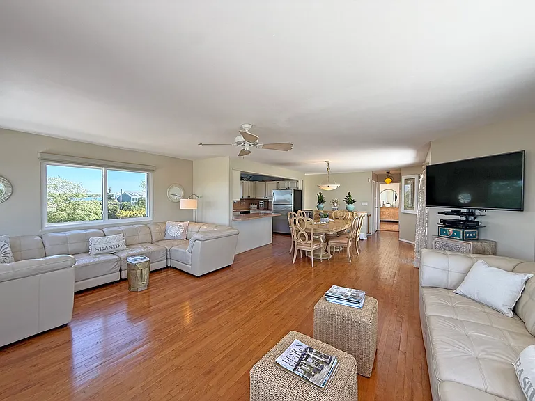 19 Cold Spring Ct — Photo 13