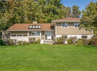 14 Country Club Rd, Eastchester, NY 10709