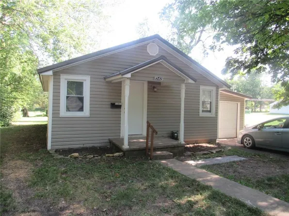 342 E 6th Ave, Garnett, KS 66032