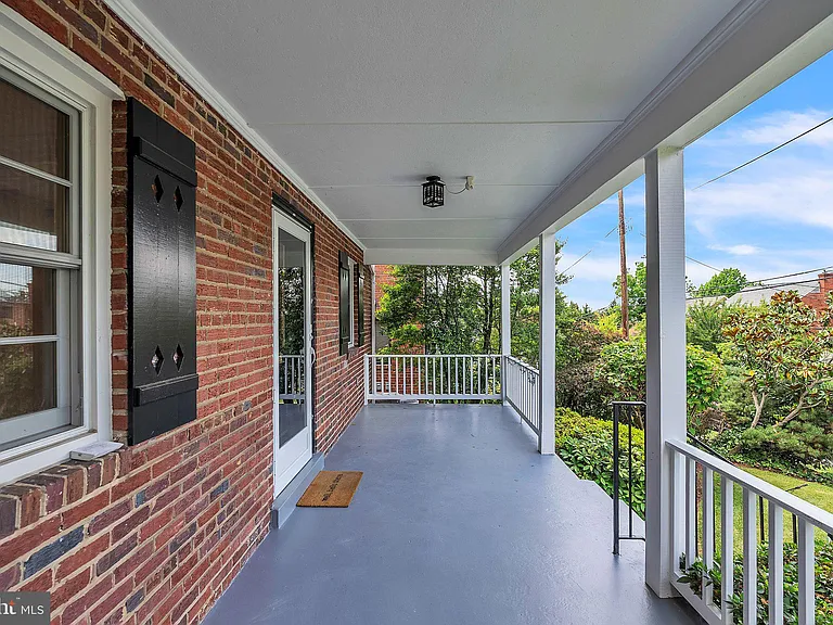 4306 Alton Pl NW — Photo 3