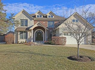 527 Ranch Rd, Wheaton, IL 60187