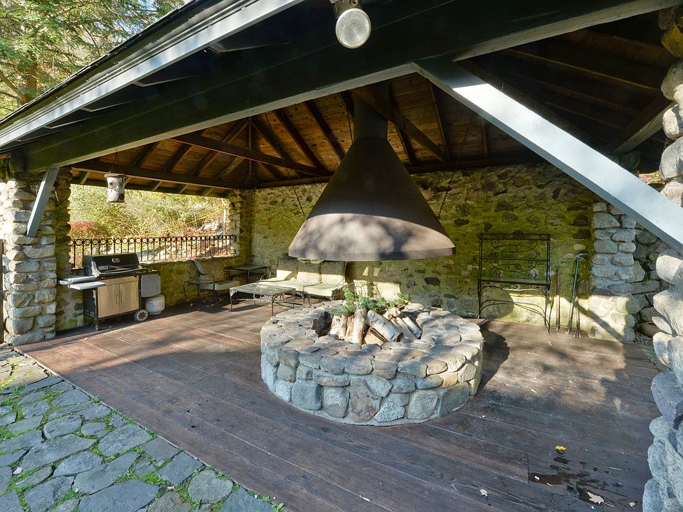 Patio & fire pit