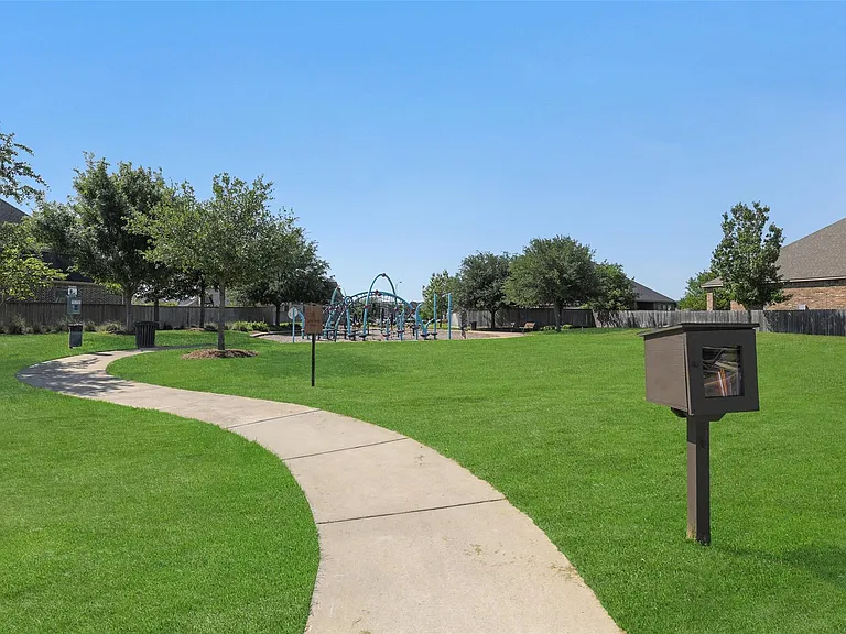 17515 Cypress Hilltop Way — Photo 37