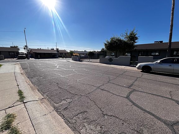 5th image of 2916 N 48th Ave