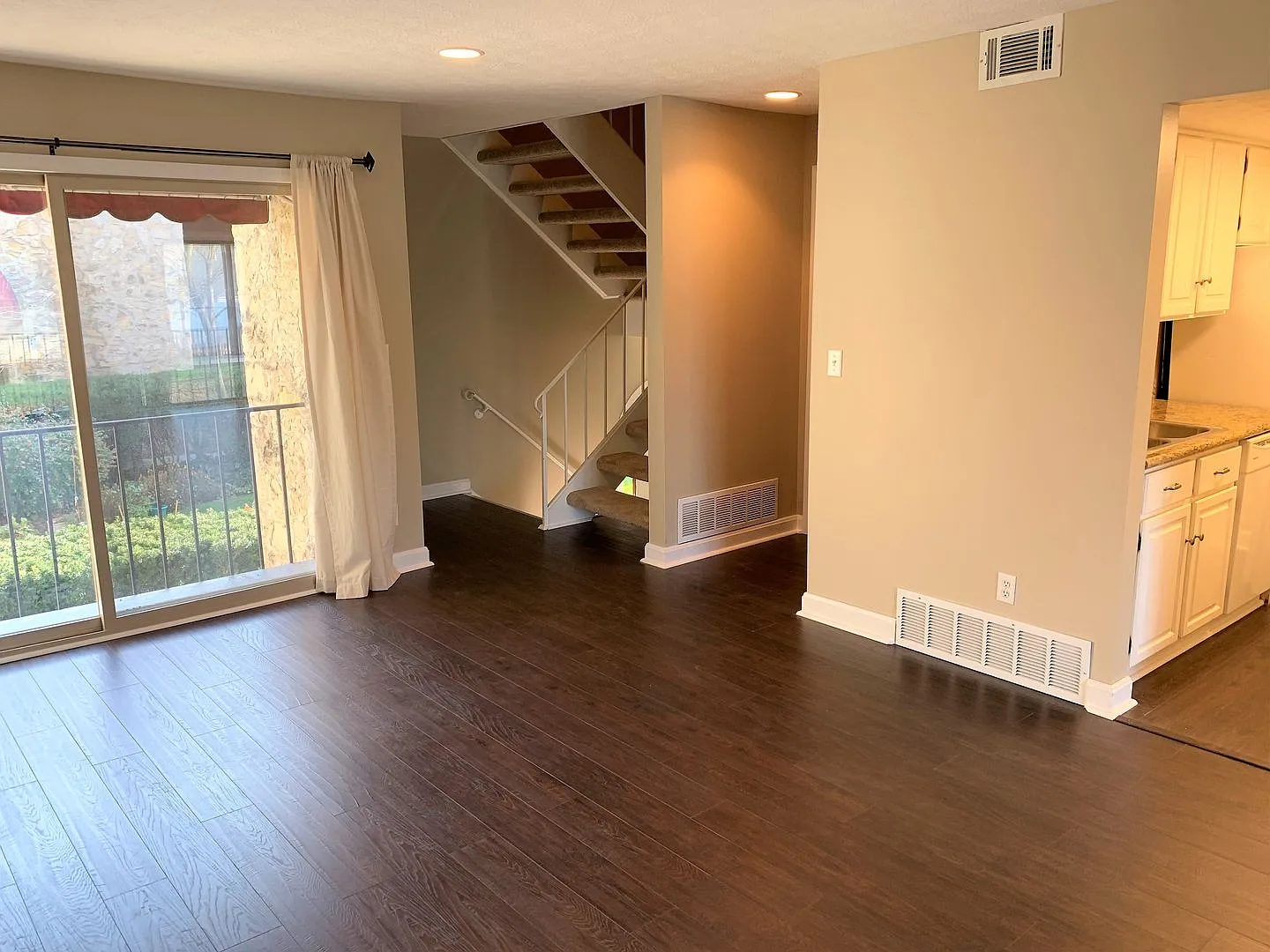 1226 Ashland Ave — Photo 4