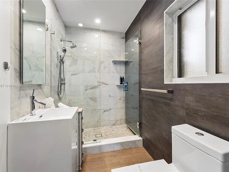 1319 Seminole Dr — Photo 66