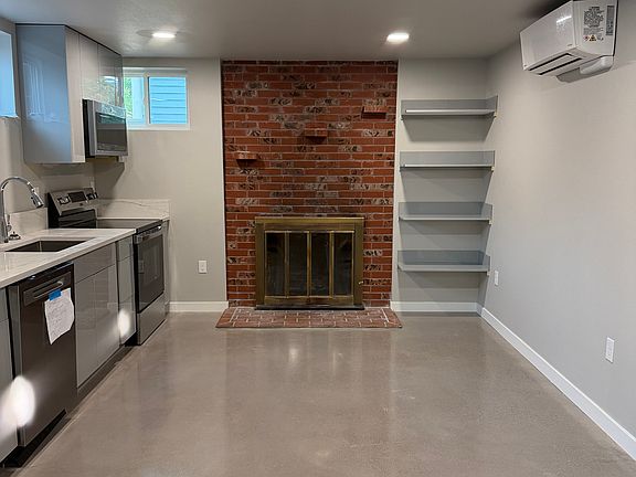 4th image of 4906 SE Gladstone St #B
