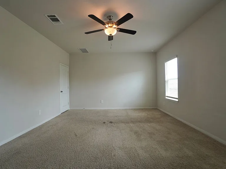 115 Bethpage Dr — Photo 16