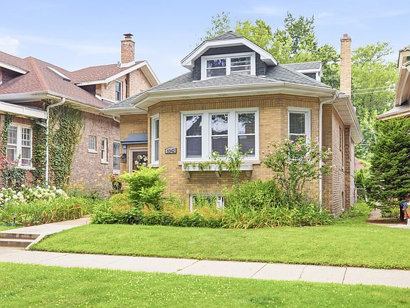 2nd image of 6542 N Maplewood Ave