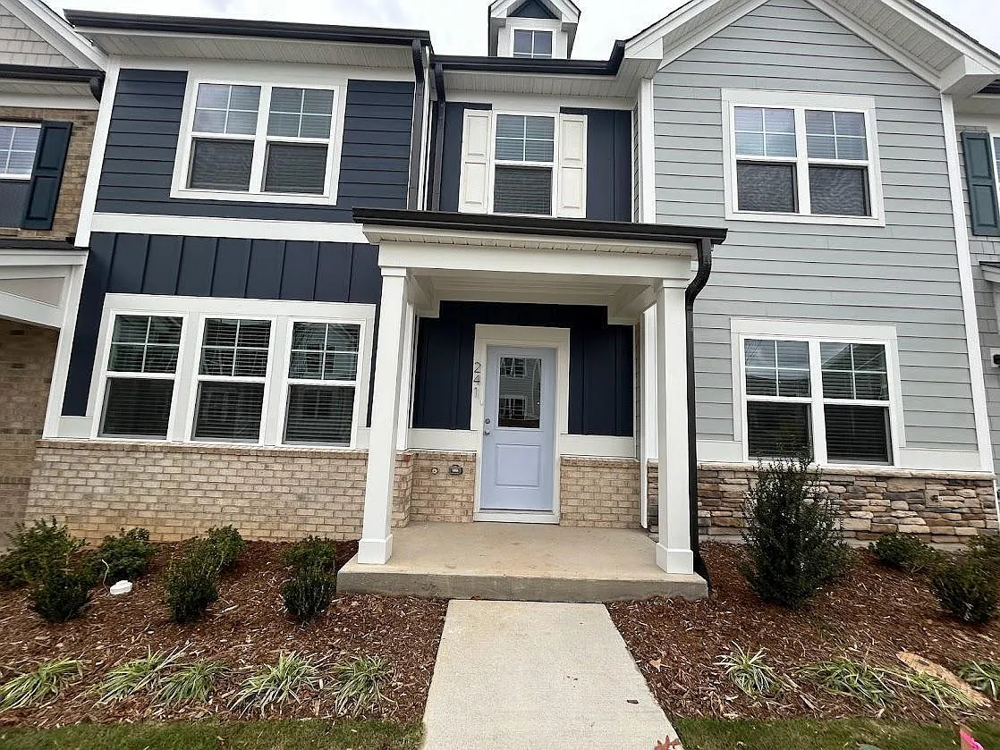 3 bed, 2.5 bath, 1735 sqft, $1,895 — Photo 4