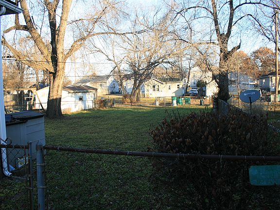 5th image of 2507 E 23rd St