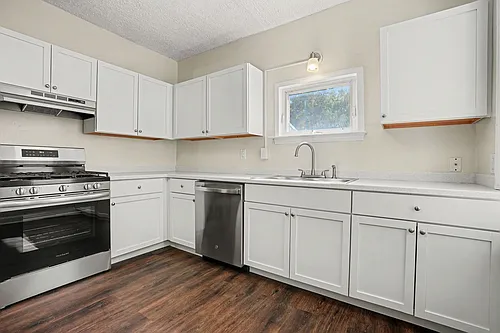 153 Cedar St Photo 1