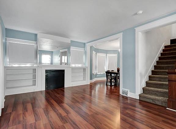 5th image of 432 Whitelaw Ave