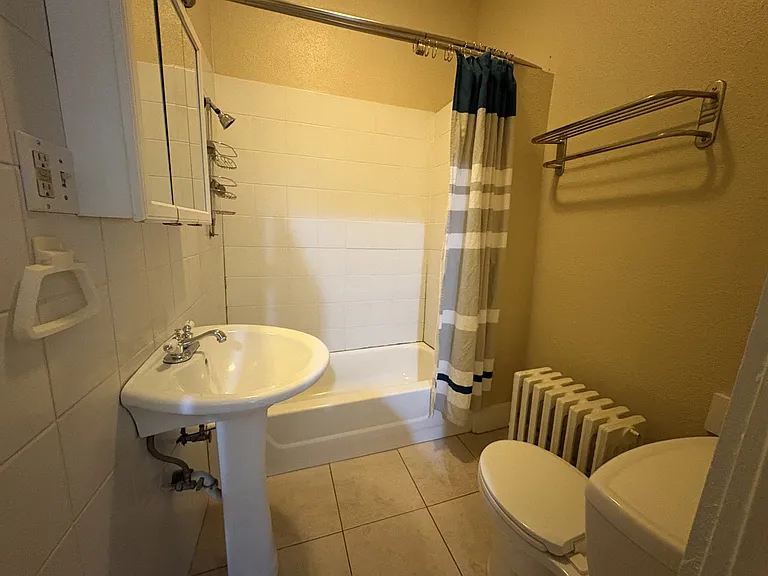2742 Grand Ave S #1 — Photo 12