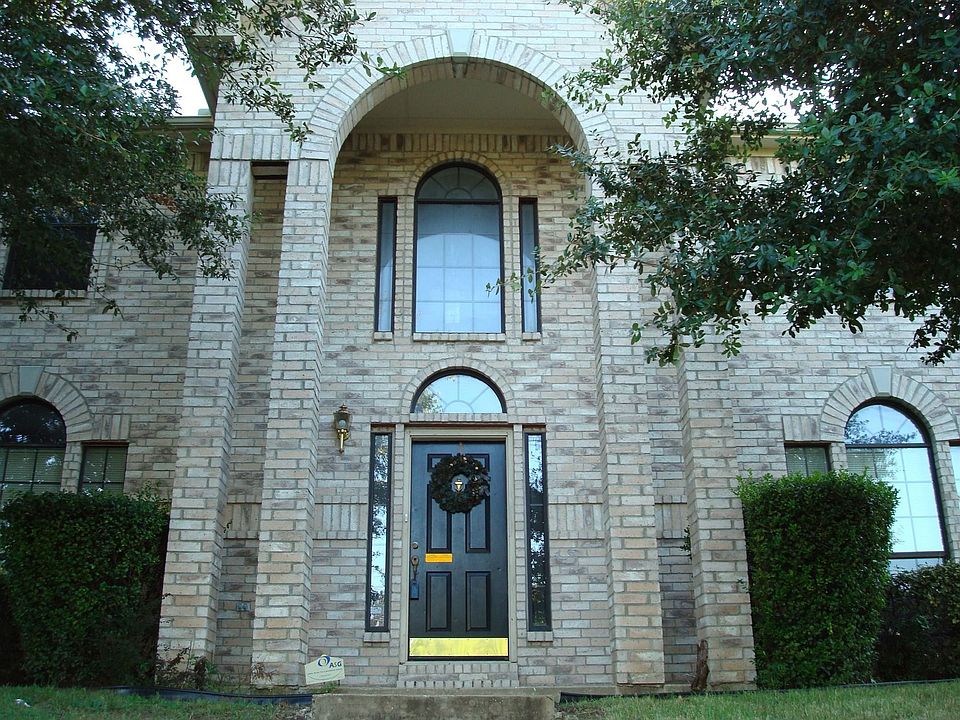 1533 Summers Drive - Gorgeous Front View