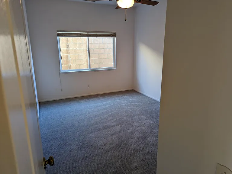 301 Roosevelt Ave — Photo 13