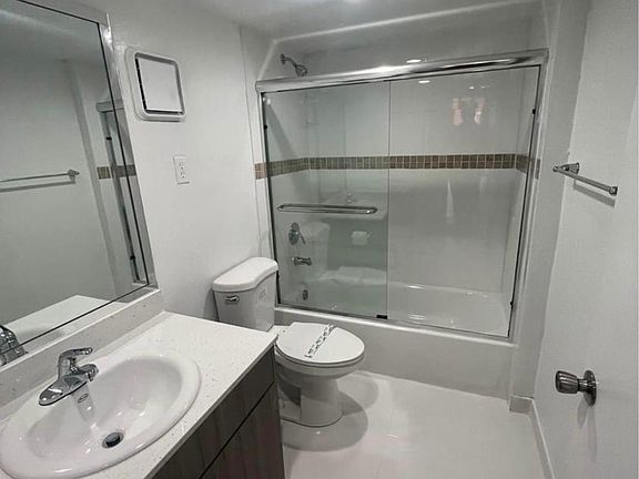 5th image of 19477 NE 10th Ave APT 401