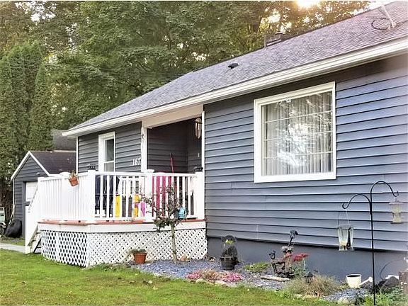 3rd image of 167 Lincoln Dr
