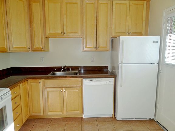 5th image of 410 Dunster Dr #410