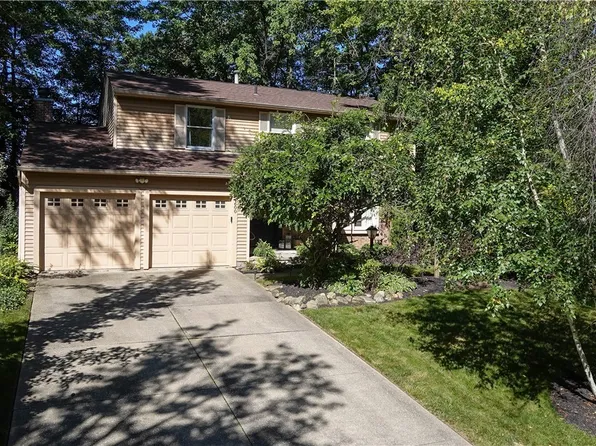 4600 Pine Ridge Dr, Stow, OH 44224