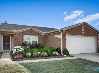 103 Coach Glen Ln, Owens Cross Roads, AL 35763