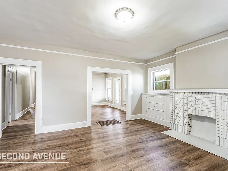 2800 Avenue H — Photo 3