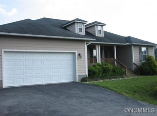 91 Crestview St, Canton, NC 28716